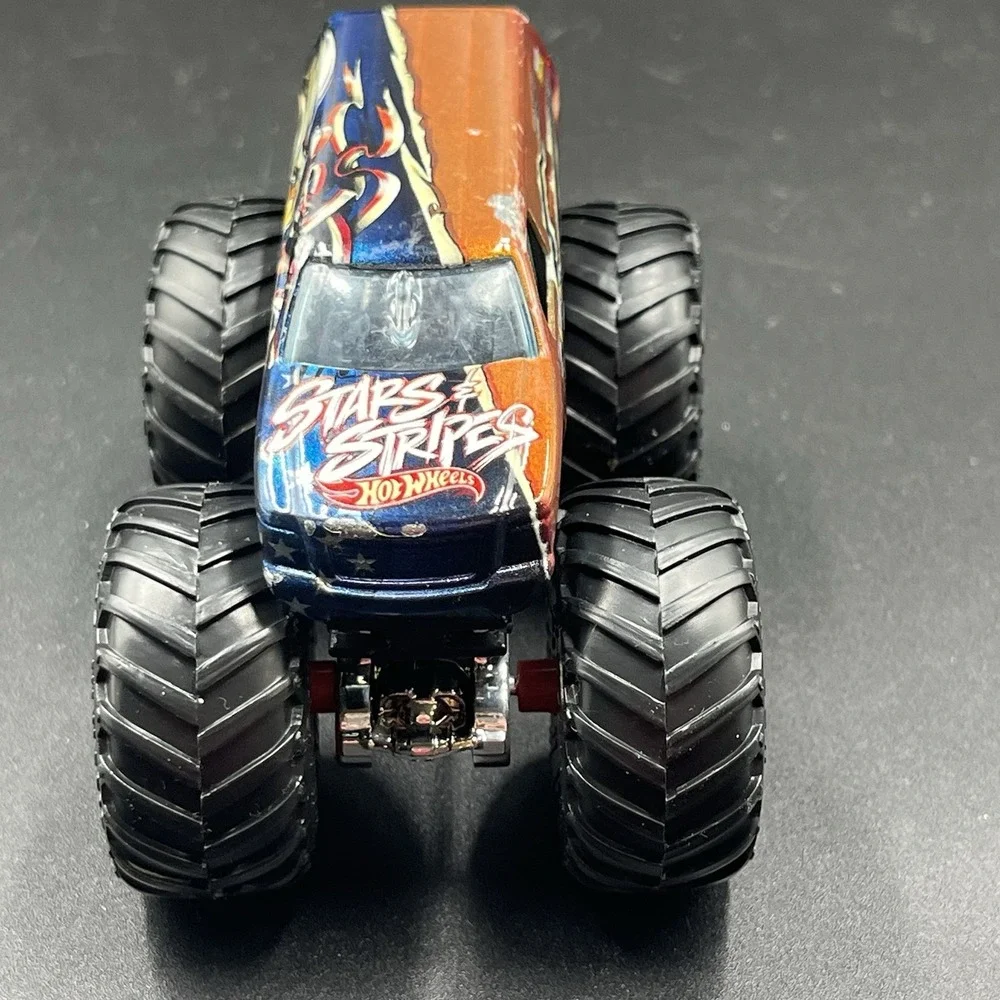 Hot Wheels 1:64 Scale Monster‎ Jam Stars & Stripes American Eagle Monster Truck - Picture 4 of 9